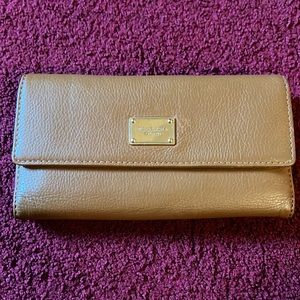Michael kors wallet
